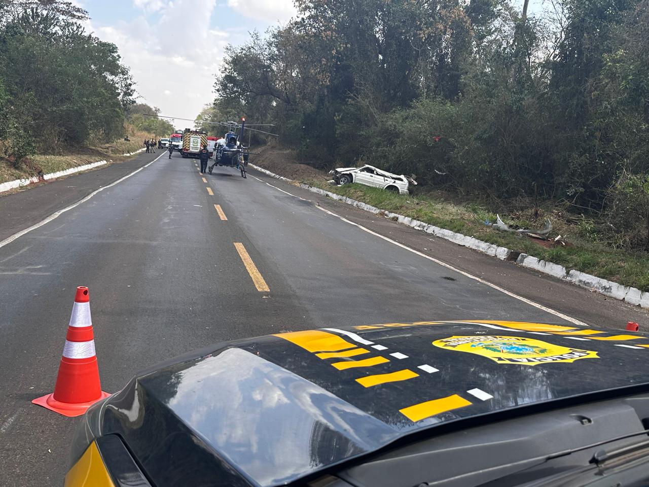 Cadeirinha é ejetada e bebê de 2 anos morre em capotamento