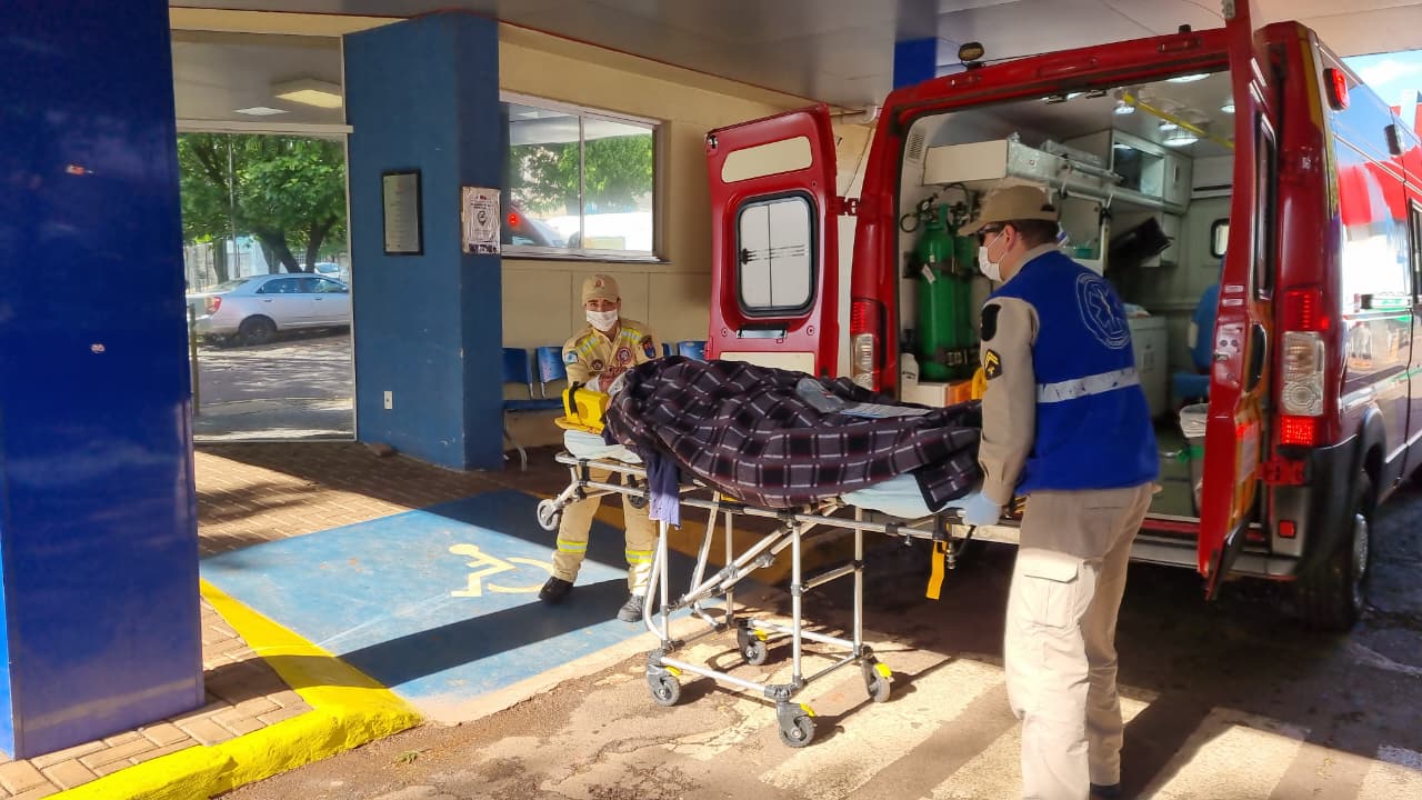 Motociclista tem lesões graves e é levado ao HUOP após acidente na Estrada Chaparral, em Cascavel