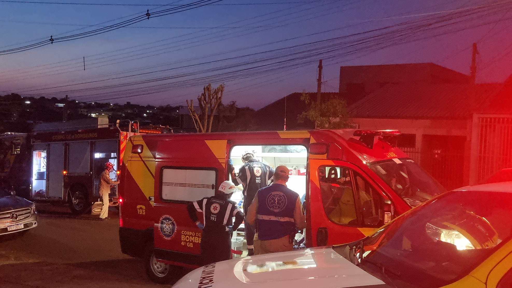 Rápida intervenção da PM impede tragédia após homem jogar álcool no corpo e na casa