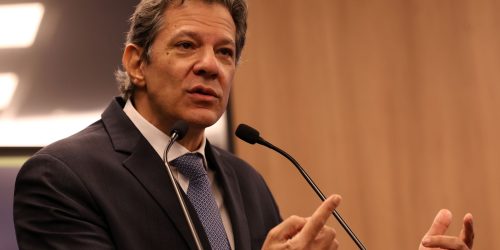 Haddad prevê queda dos juros “em breve” e 2026 “muito melhor” Imagem referente a Haddad prevê queda dos juros “em breve” e 2026 “muito melhor”