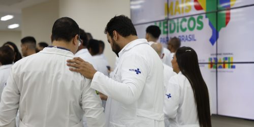 Estudantes de baixa renda de curso de medicina terão ajuda do governo Imagem referente a Estudantes de baixa renda de curso de medicina terão ajuda do governo