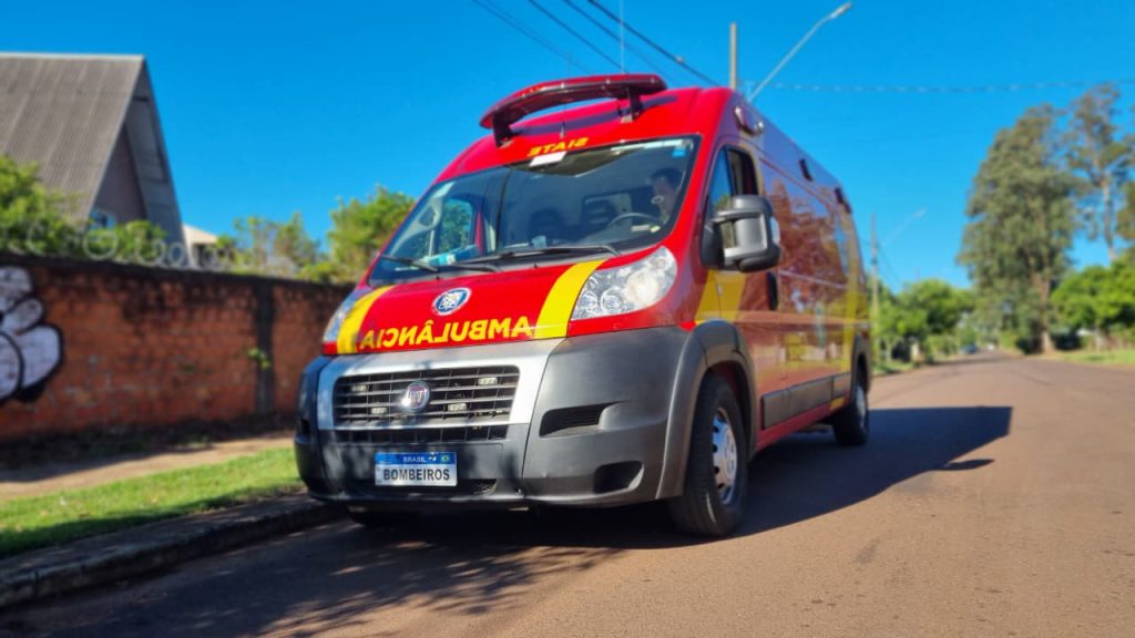 Idosa fica ferida após sofrer queda no Pioneiros Catarinenses Idosa fica ferida após sofrer queda no Pioneiros Catarinenses