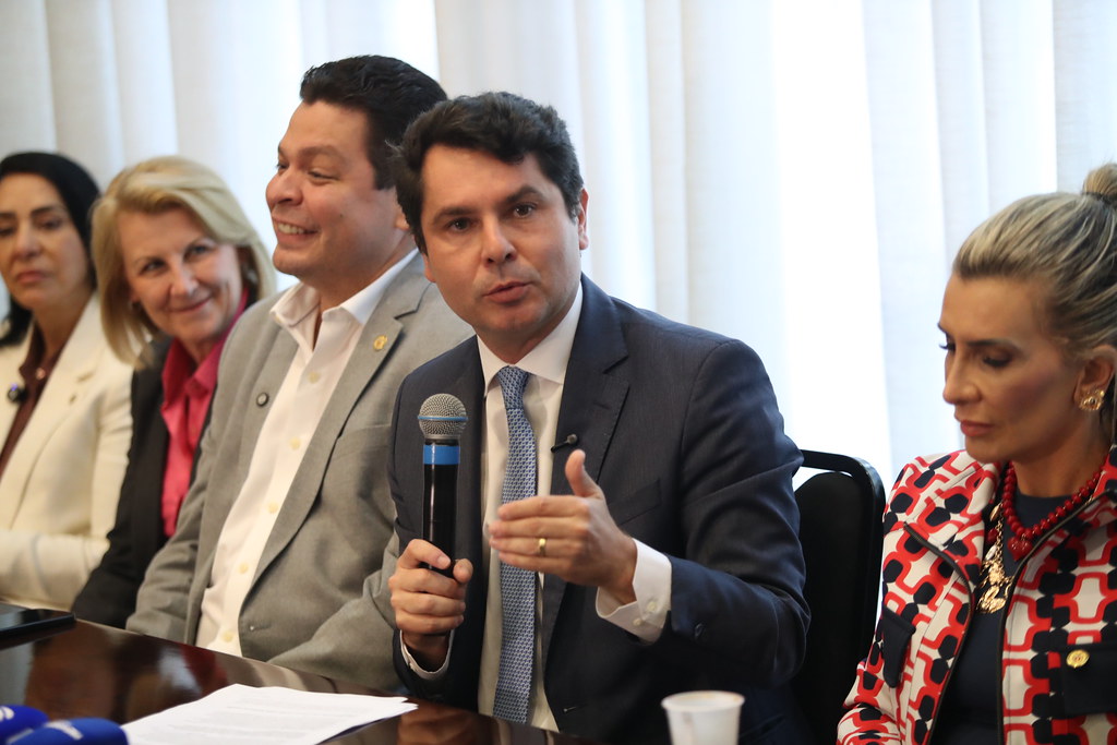 Sob liderança de Alexandre Curi e Gugu Bueno, Assembleia do Paraná promulga inédito Código de Ética parlamentar
