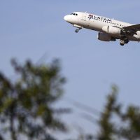 Latam anuncia compra de 24 aviões da Embraer Imagem referente a Latam anuncia compra de 24 aviões da Embraer