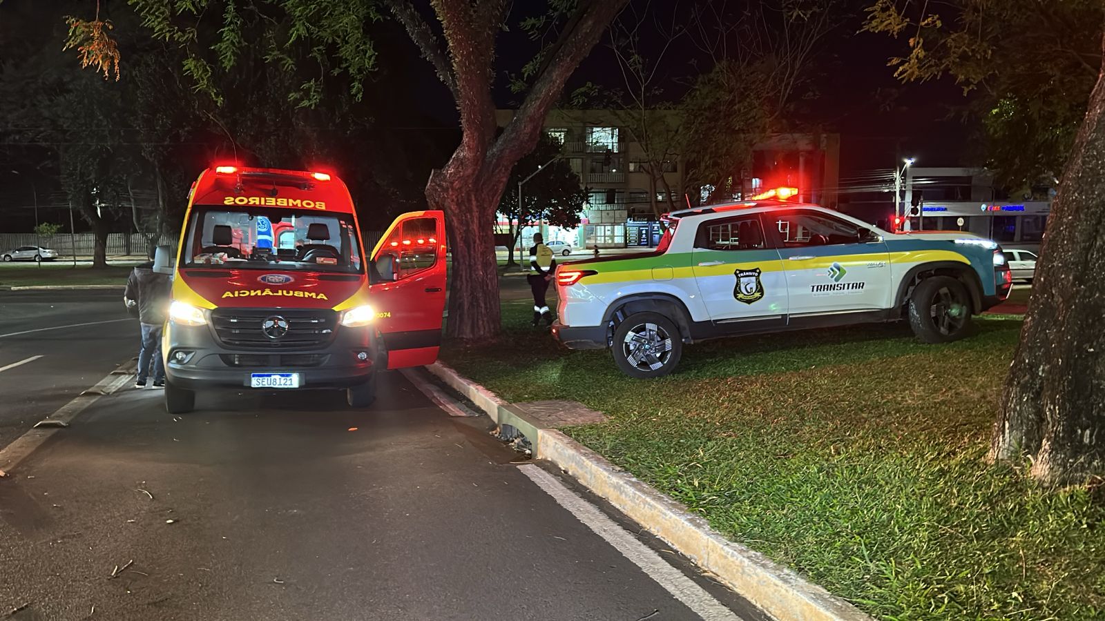 Óleo na pista provoca queda de motociclista no Bairro São Cristóvão