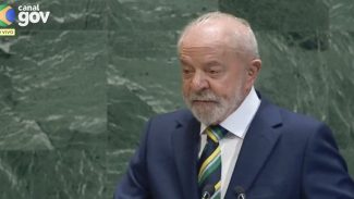 Lula critica sanções e diz que Brasil resiste na defesa da democracia Lula critica sanções e diz que Brasil resiste na defesa da democracia