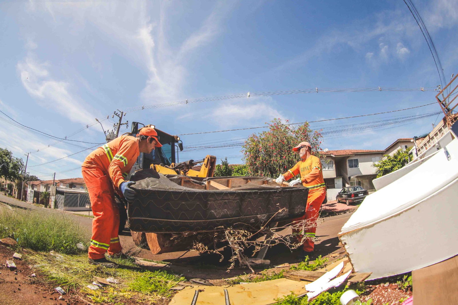 Programa Sema nos Bairros chega ao Floresta com revitalização e limpeza de espaços públicos