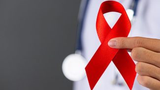 Defensoria busca reparação para pessoas com HIV expostas na Bahia