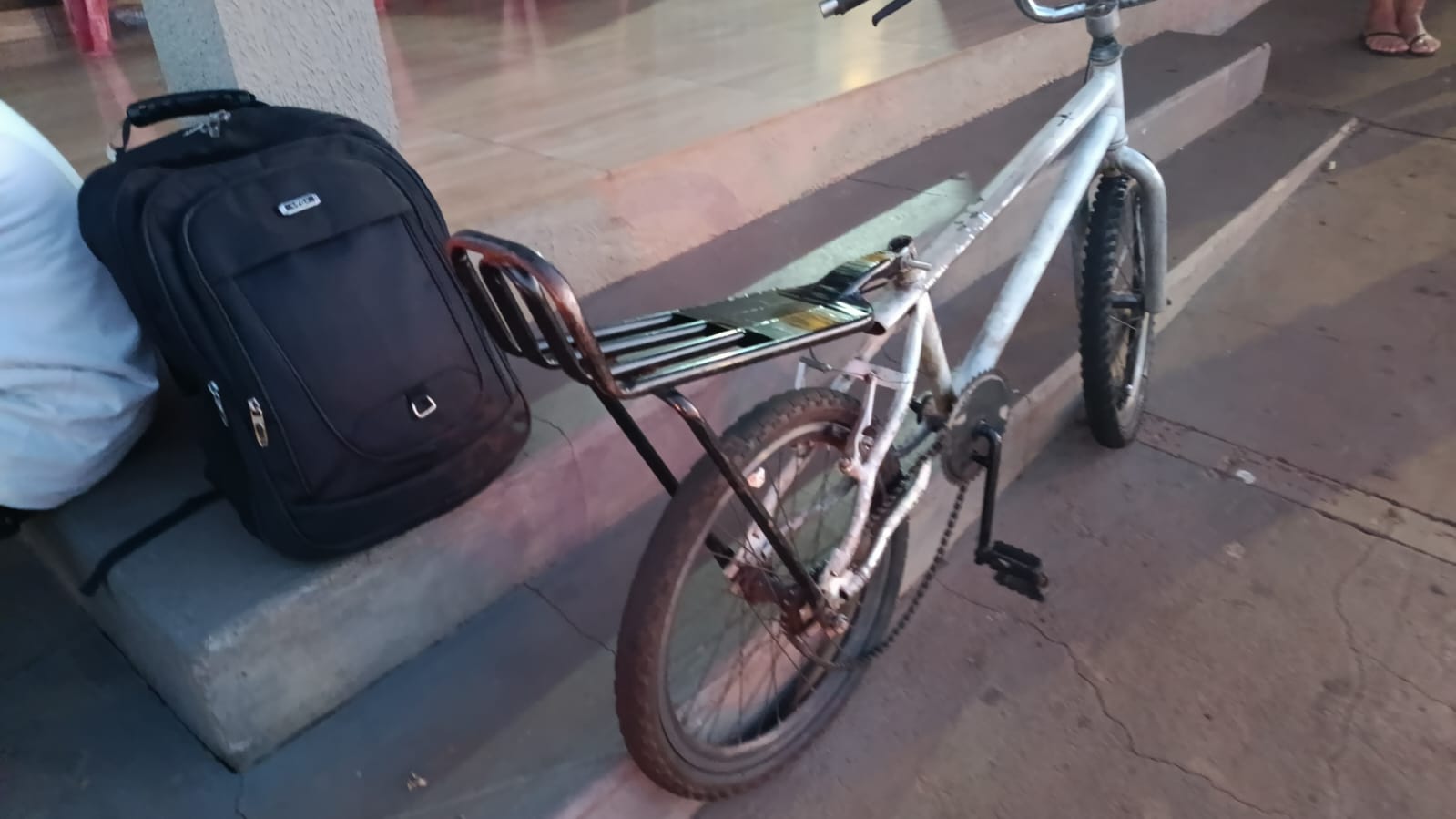 Motorista embriagado atropela criança de bike em Toledo; Vítima teve a perna quebrada