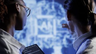 Número de empresas industriais que usam IA cresce 163% em dois anos