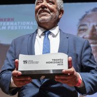 Imagem referente a Abertura do CineBH homenageia Carlos Francisco, com sala lotada