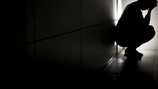 Uma em cada 4 pessoas já pensou em suicídio, alerta pesquisa