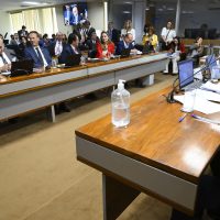 Comissão do Senado aprova isenção do IR para quem ganha até R$ 5 mil Imagem referente a Comissão do Senado aprova isenção do IR para quem ganha até R$ 5 mil