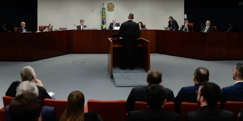 STF marca julgamento de réus do núcleo 4 da trama golpista Imagem referente a STF marca julgamento de réus do núcleo 4 da trama golpista