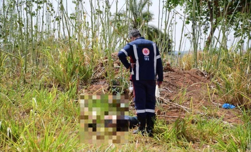 Homem é encontrado morto com ferimento na cabeça e corte no pescoço Homem é encontrado morto com ferimento na cabeça e corte no pescoço