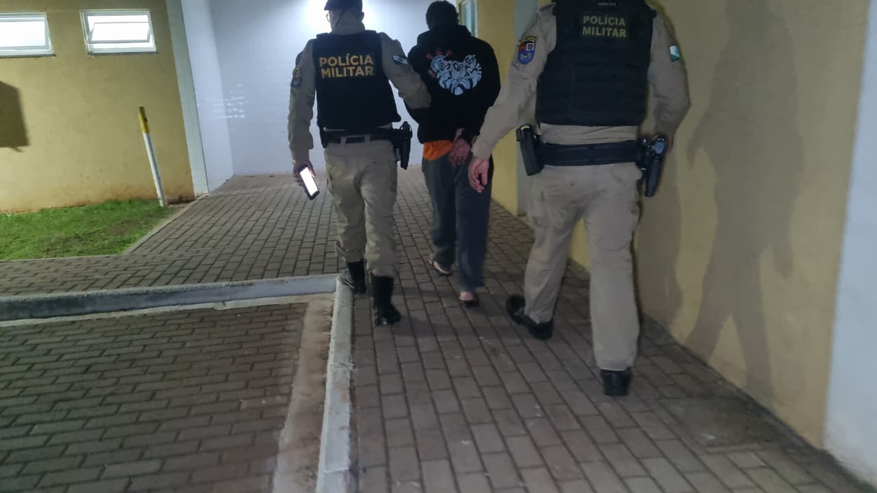 Bebedeira termina em agressão e homem é detido por violência doméstica