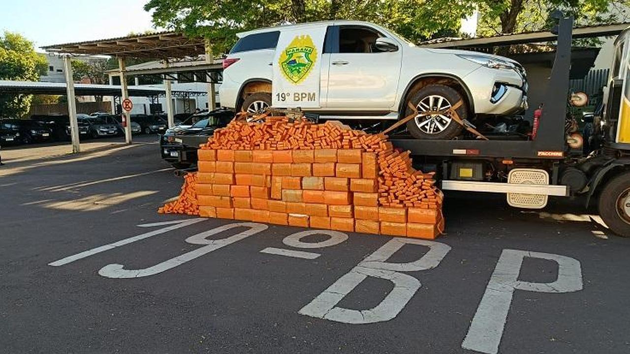Caminhonete furtada em Cascavel é apreendida com toneladas de maconha em Toledo