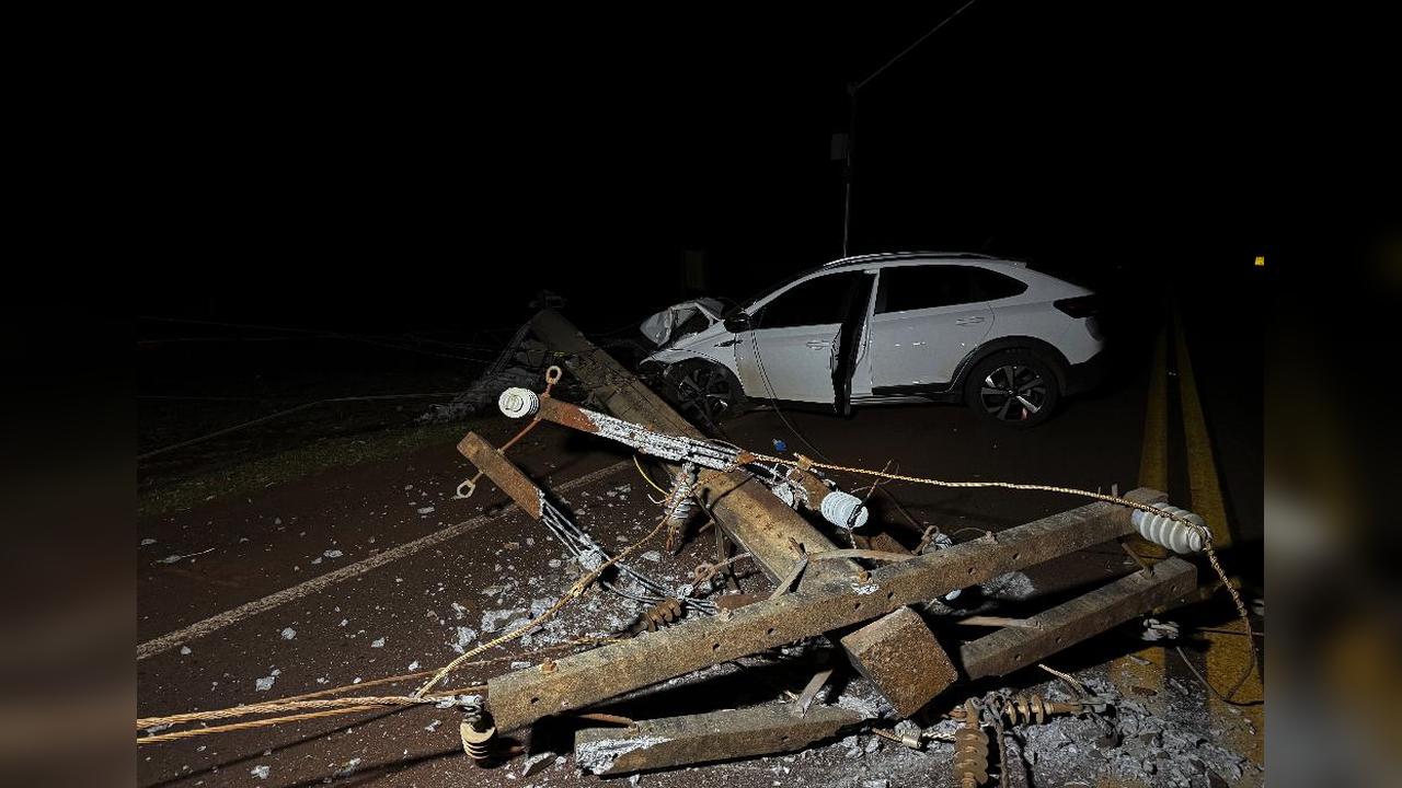 Nivus derruba postes e deixa PR-239 sem iluminação entre Novo Sarandi e Vila Nova