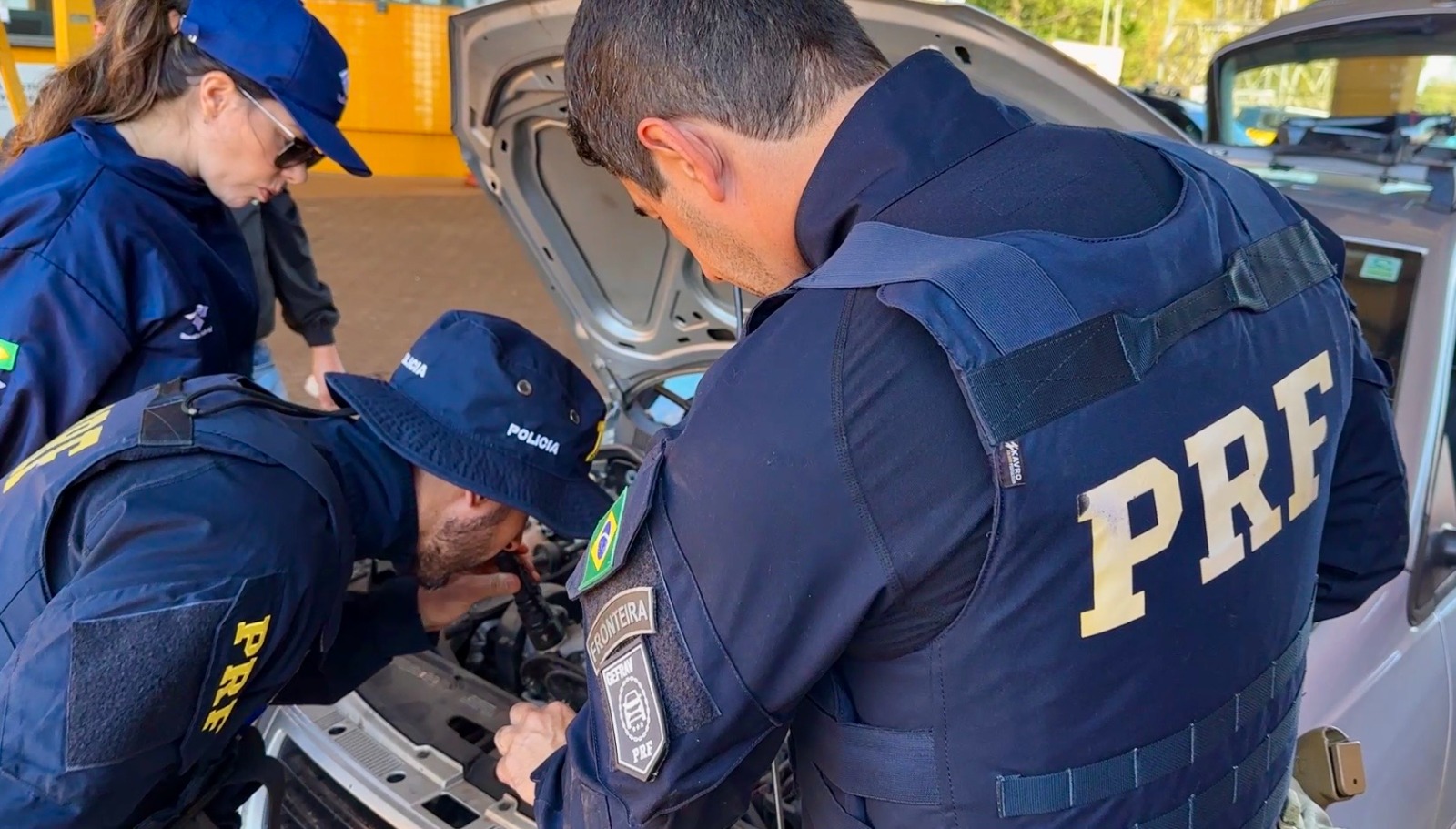 PRF realiza curso de combate a fraudes veiculares em Cascavel e apreende carro com maconha durante treinamento