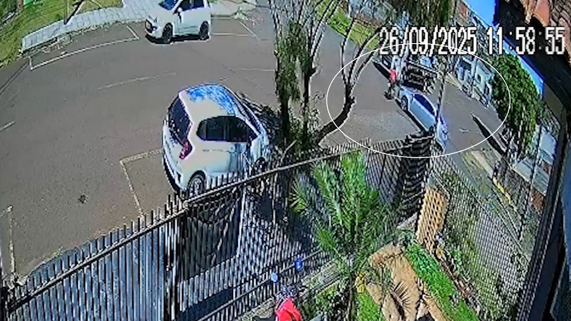 Veja como ocorreu acidente que deixou motociclista ferido na rua Europa em Cascavel