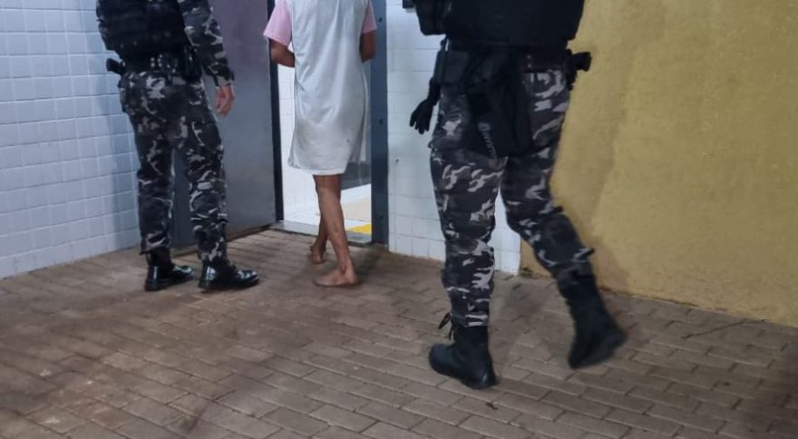 Venezuelana desacata policiais no Bairro Cataratas e é levada à Delegacia