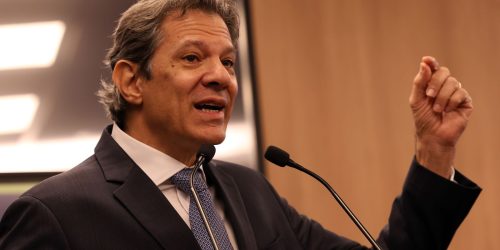 Imagem referente a Haddad: atrelar votação da isenção do IR à da anistia é loucura