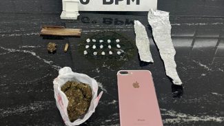 Polícia Militar prende homem e apreende maconha e crack no Centro de Cascavel