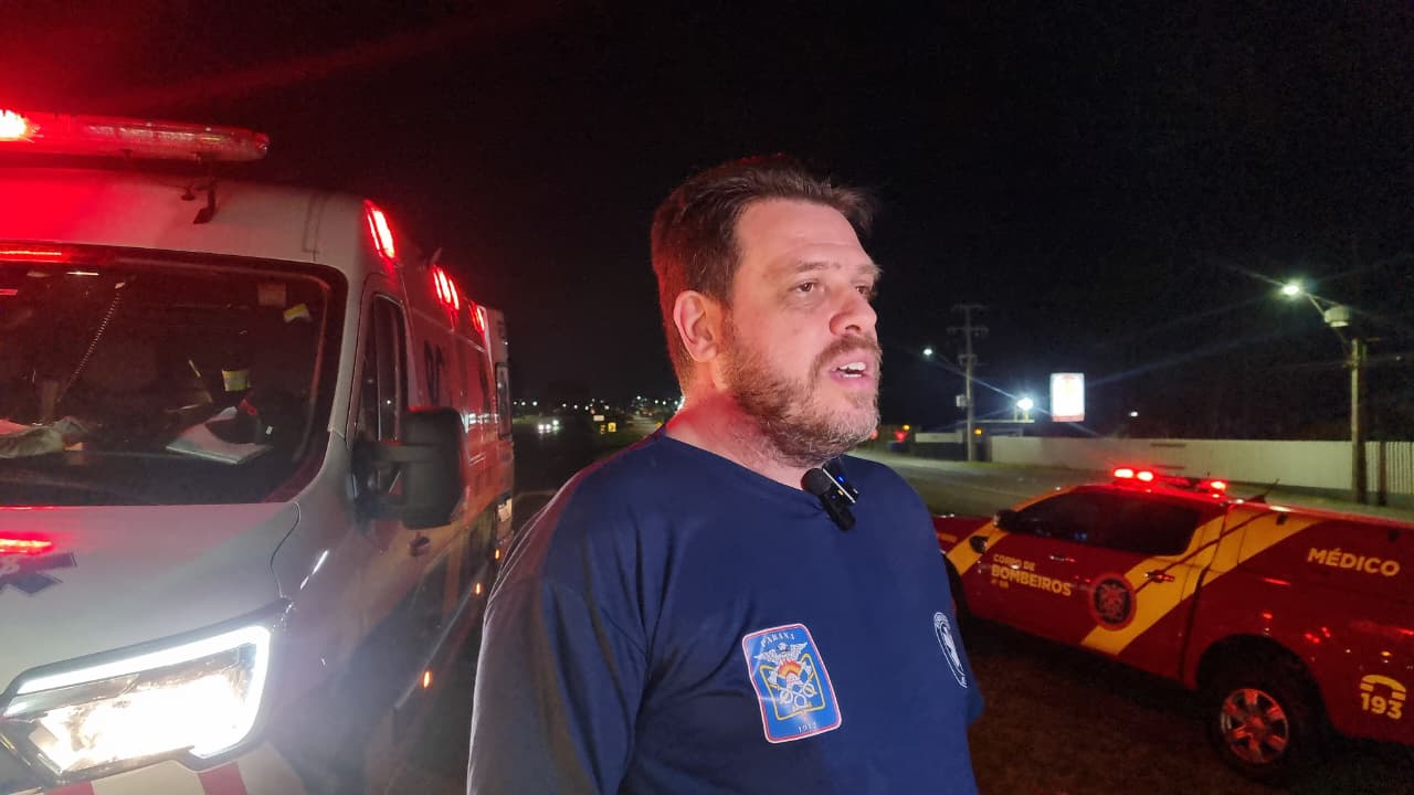 Médico do Siate detalha estado de vítimas de colisão na BR-277 em Cascavel Médico do Siate detalha estado de vítimas de colisão na BR-277 em Cascavel