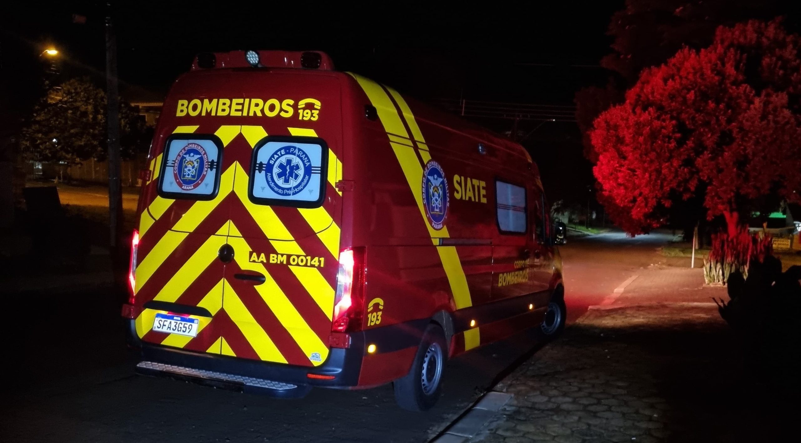 Homem é socorrido após se ferir com objeto cortante no bairro Santa Cruz Homem é socorrido após se ferir com objeto cortante no bairro Santa Cruz