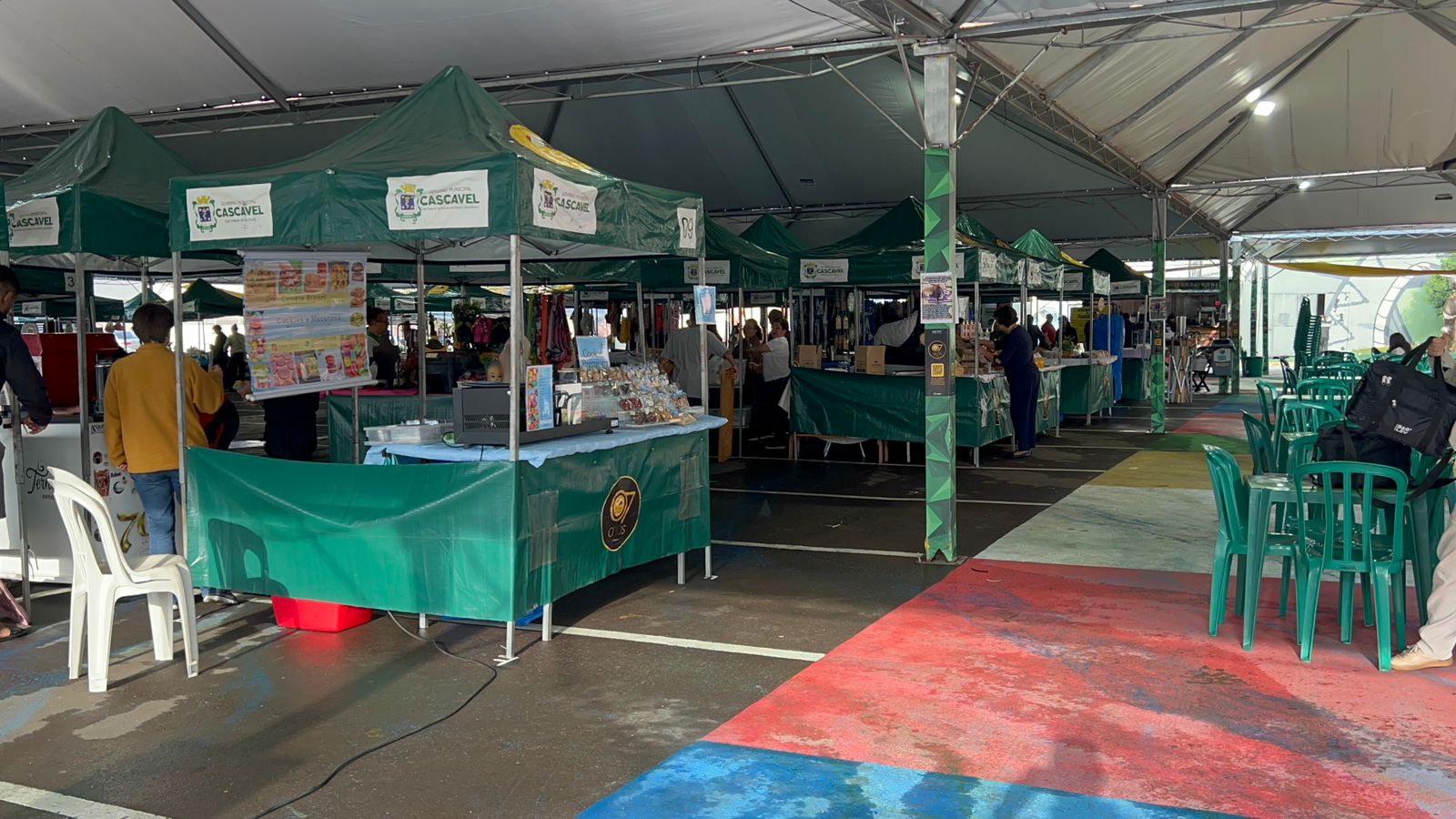 Feira do Teatro agita domingão: comida boa, lazer e diversão garantidos! Feira do Teatro agita domingão: comida boa, lazer e diversão garantidos!