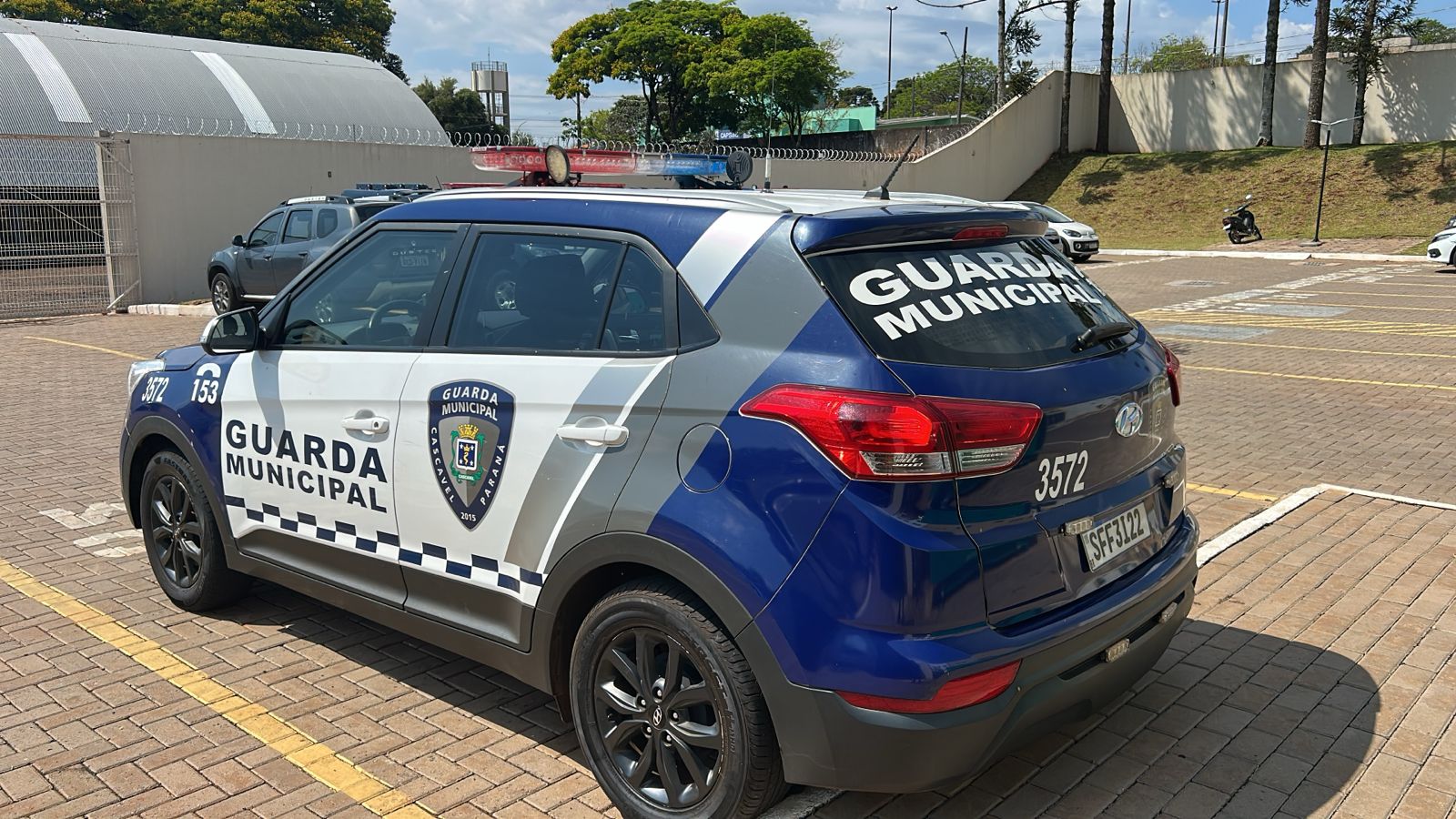 Dois homens são detidos suspeitos de esfaqueamento na Avenida Barão do Rio Branco Dois homens são detidos suspeitos de esfaqueamento na Avenida Barão do Rio Branco