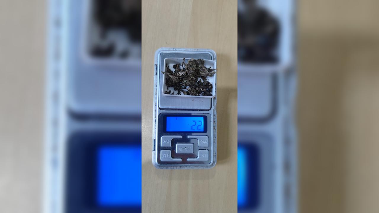 Polícia detém jovem de 23 anos com maconha em estacionamento de shopping em Cascavel