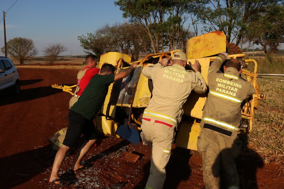 Adolescente fica gravemente ferido após capotamento em estrada rural de Campo Mourão