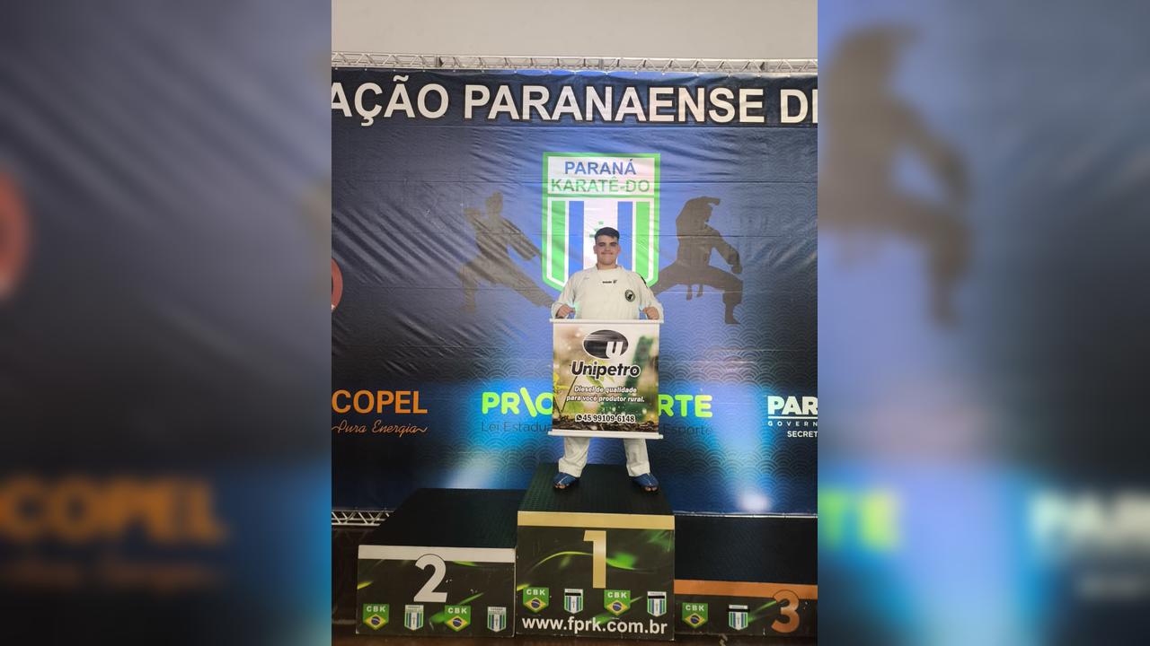 Atleta de Cascavel conquista seu 13º título paranaense de karatê