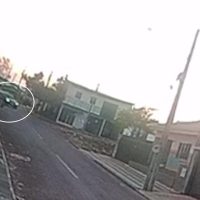 Imagem referente a Novas imagens flagram Fiesta rondando bairro onde adolescente sofreu tentativa de sequestro em Cascavel