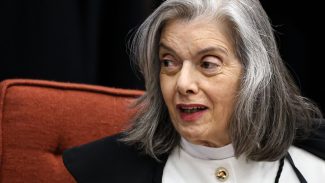 Cármen Lúcia diz que STF manterá defesa da democracia