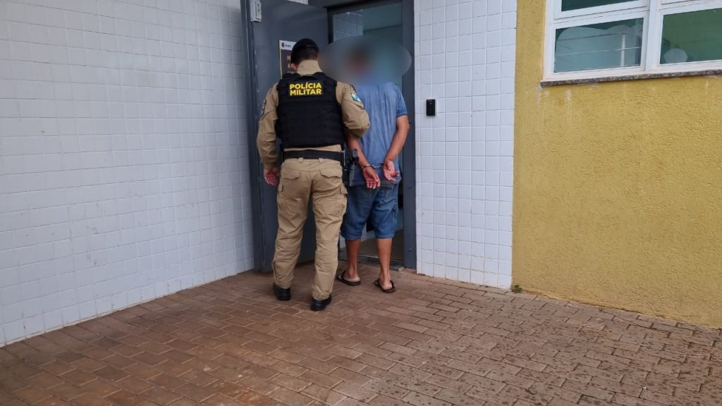 Ladrão tenta furtar celulares de loja mas acaba na cadeia em Cascavel Ladrão tenta furtar celulares de loja mas acaba na cadeia em Cascavel