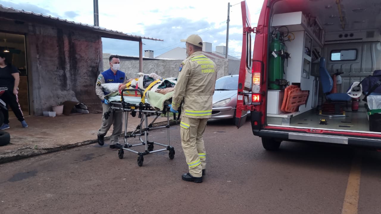 Idosa sofre luxação no quadril após cair dentro de casa no Loteamento Siena