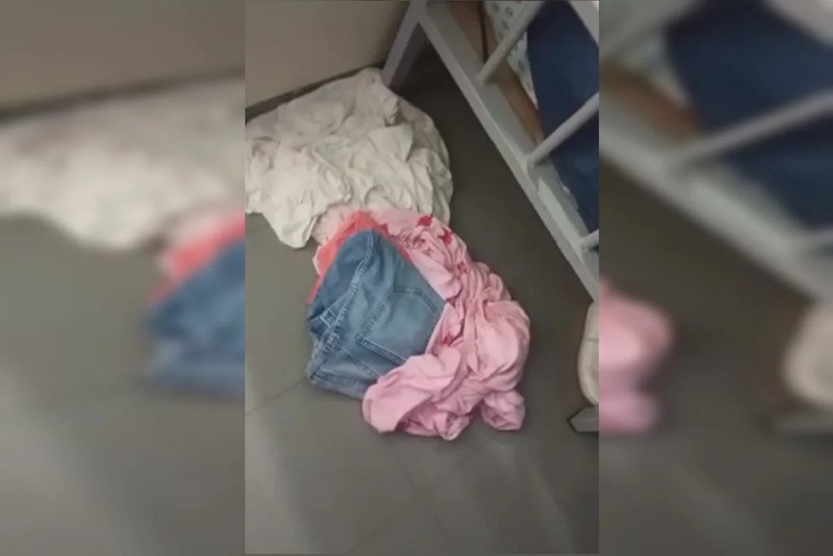 “Não é hotel” diz supervisora de hospital que jogou roupas de enfermeiras no chão