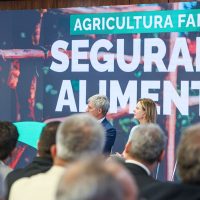 Imagem referente a Governo sanciona 5 leis que alteram políticas de segurança alimentar