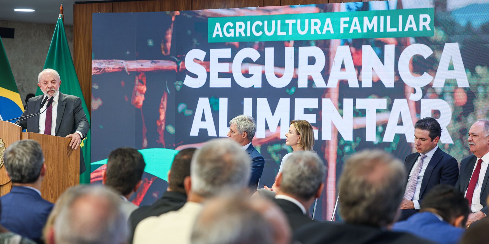 Governo sanciona 5 leis que alteram políticas de segurança alimentar Imagem referente a Governo sanciona 5 leis que alteram políticas de segurança alimentar