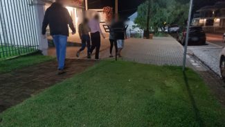 Sequestro relâmpago: Carro de suspeito é apreendido e família presta depoimento no NUCRIA Sequestro relâmpago: Carro de suspeito é apreendido e família presta depoimento no NUCRIA