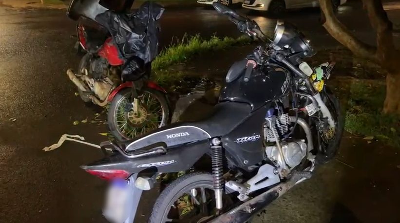 Duas motos batem em cruzamento no Bairro Pioneiros Catarinenses