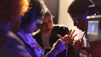 Projeto Meninas Negras na Ciência, da Fiocruz, tem inscrições abertas Projeto Meninas Negras na Ciência, da Fiocruz, tem inscrições abertas