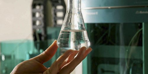 Pernambuco investiga possíveis casos de intoxicação por metanol Imagem referente a Pernambuco investiga possíveis casos de intoxicação por metanol