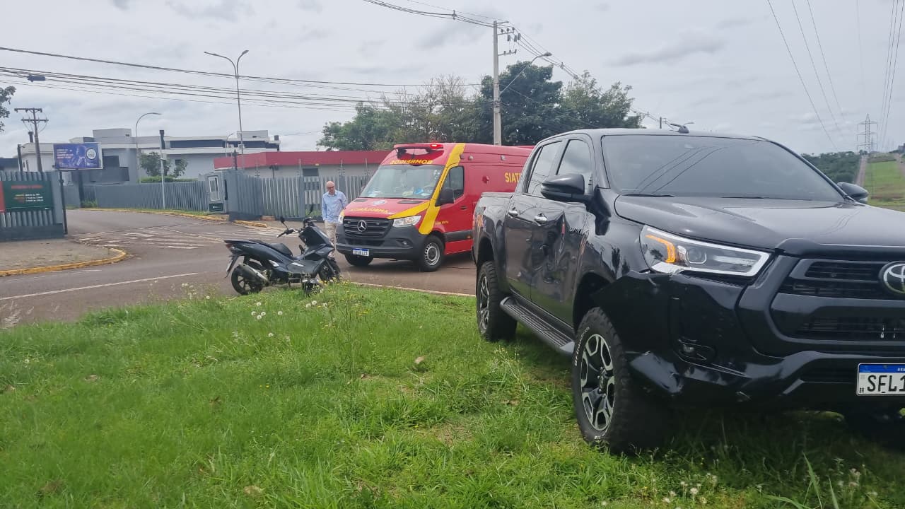 Mulher de 48 anos fica ferida após acidente de trânsito na Avenida das Torres