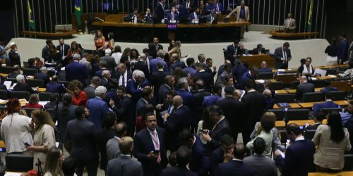 Imagem referente a Câmara aprova isenção do IR para quem ganha até R$ 5 mil