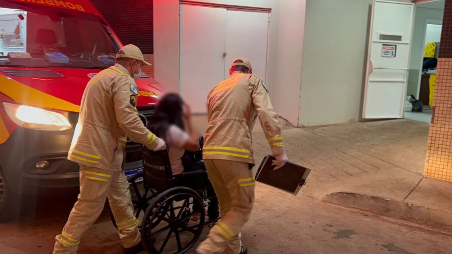 Mulher quebra o dedo ao se envolver em acidente de trânsito no Centro