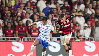Campeonato Brasileiro: Flamengo e Cruzeiro empatam em Maracanã lotado Campeonato Brasileiro: Flamengo e Cruzeiro empatam em Maracanã lotado