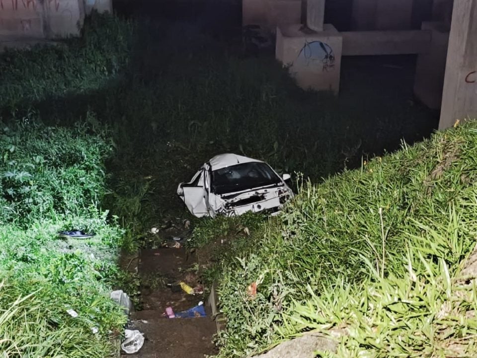 Audi atinge Sandero e capotamento termina em morte na BR-277